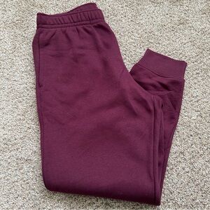 Nike Standard Fit Tapered Leg Sweatpants